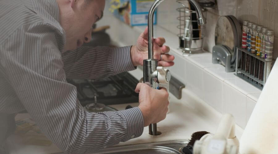Professional sink repair in Minnewaukan, ND